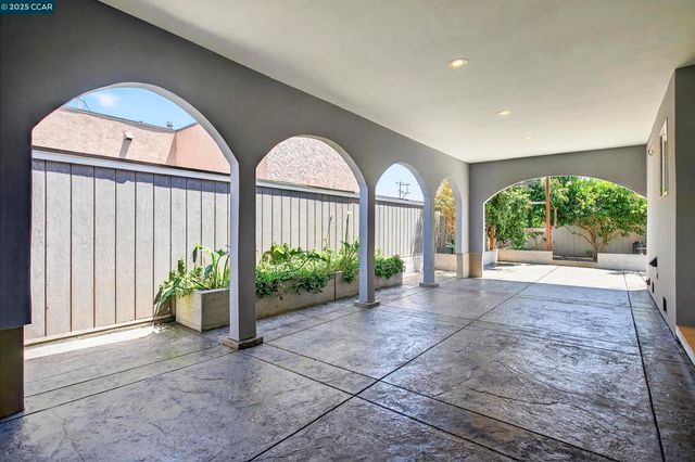1758 Garvin Ave, Richmond, CA 94801