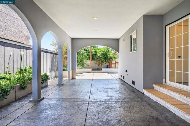 1758 Garvin Ave, Richmond, CA 94801