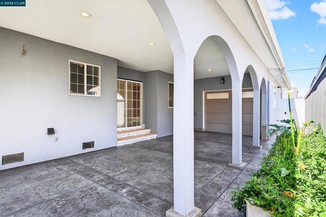 1758 Garvin Ave, Richmond, CA 94801