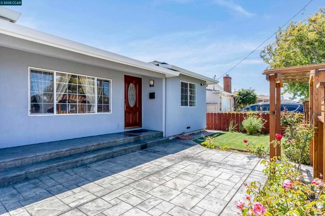 1758 Garvin Ave, Richmond, CA 94801