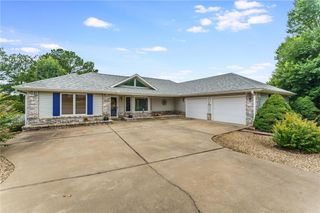4 Skelton Drive, Bella Vista, AR 72715