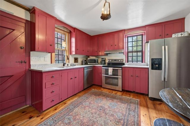 9 Thames Street, Newport, RI 02840