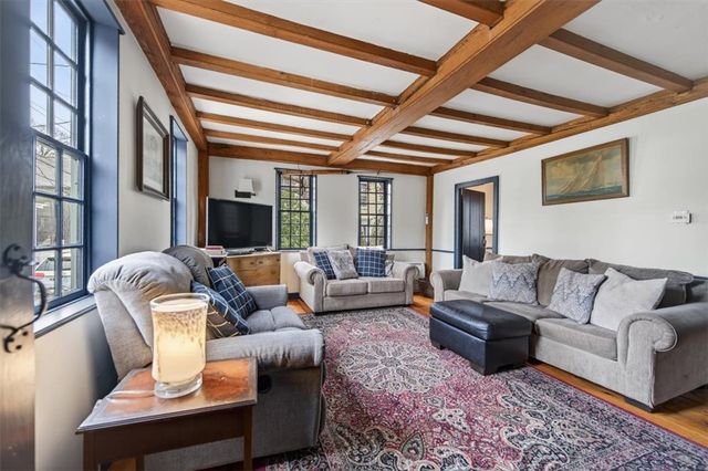 9 Thames Street, Newport, RI 02840