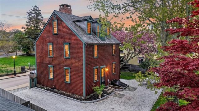 9 Thames Street, Newport, RI 02840