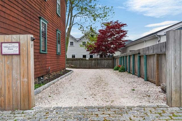 9 Thames Street, Newport, RI 02840
