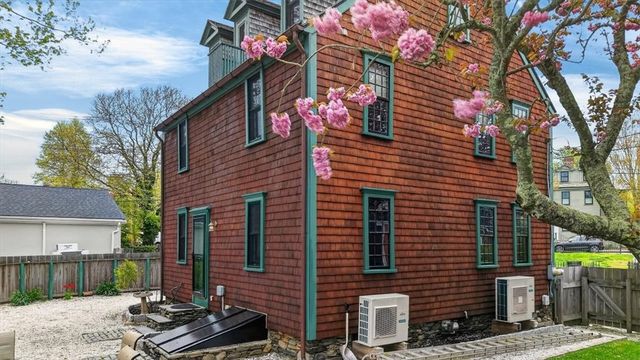 9 Thames Street, Newport, RI 02840