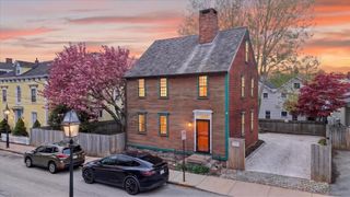 9 Thames Street, Newport, RI 02840