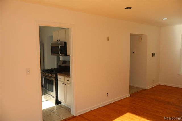 29275 Roan Drive, Warren, MI 48093