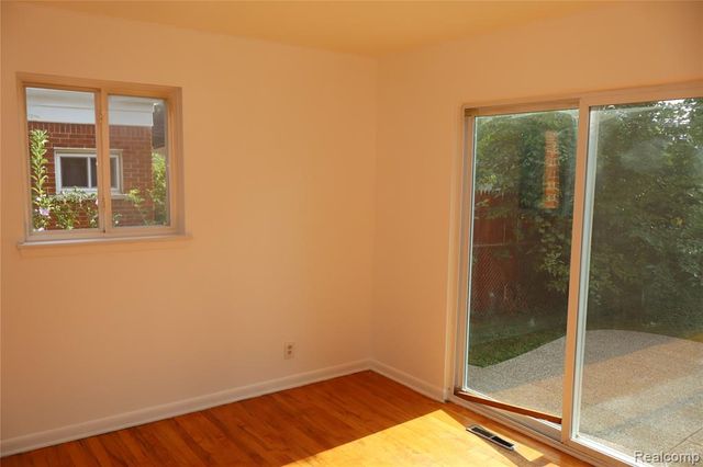 29275 Roan Drive, Warren, MI 48093