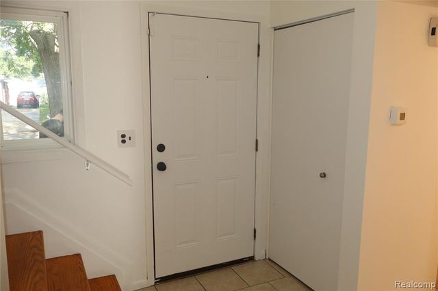 29275 Roan Drive, Warren, MI 48093