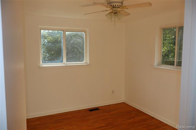 29275 Roan Drive, Warren, MI 48093
