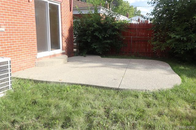 29275 Roan Drive, Warren, MI 48093