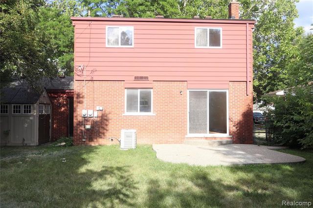 29275 Roan Drive, Warren, MI 48093