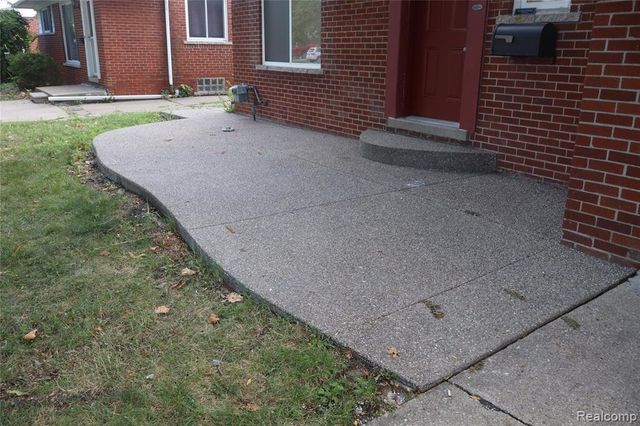 29275 Roan Drive, Warren, MI 48093