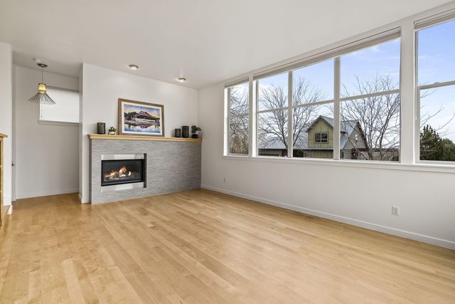 224 Volunteer Park Lane, Redmond, OR 97756