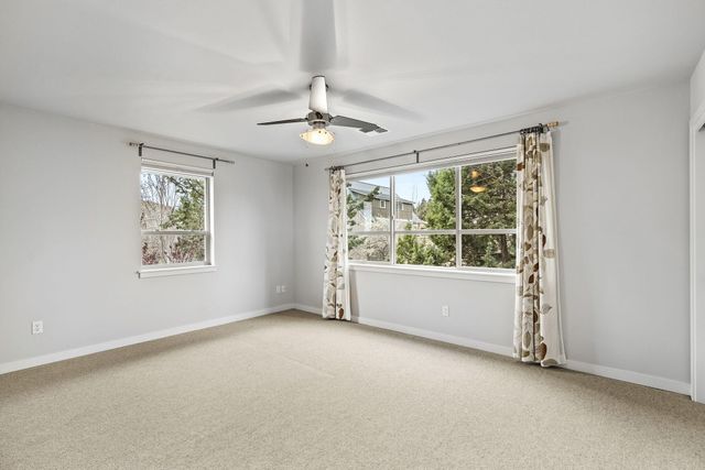 224 Volunteer Park Lane, Redmond, OR 97756