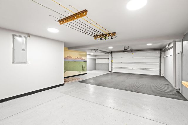 224 Volunteer Park Lane, Redmond, OR 97756