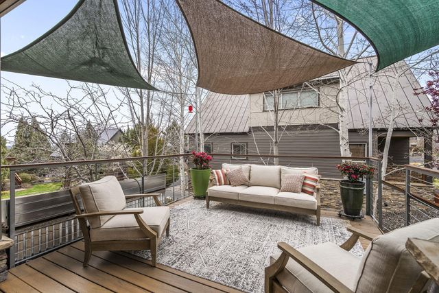 224 Volunteer Park Lane, Redmond, OR 97756