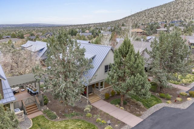 224 Volunteer Park Lane, Redmond, OR 97756