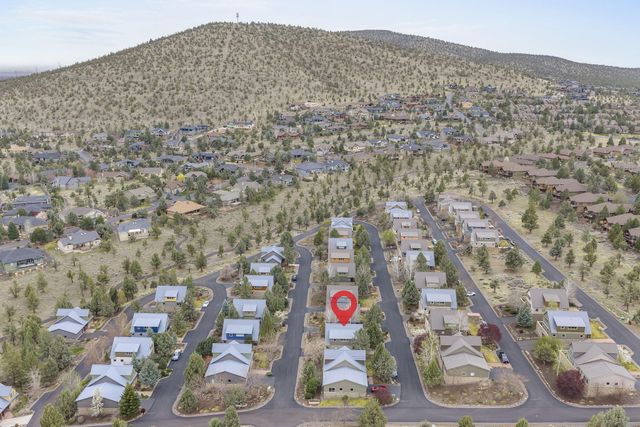 224 Volunteer Park Lane, Redmond, OR 97756