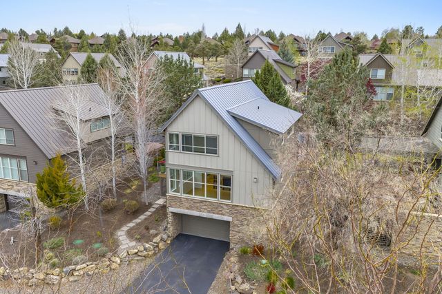 224 Volunteer Park Lane, Redmond, OR 97756