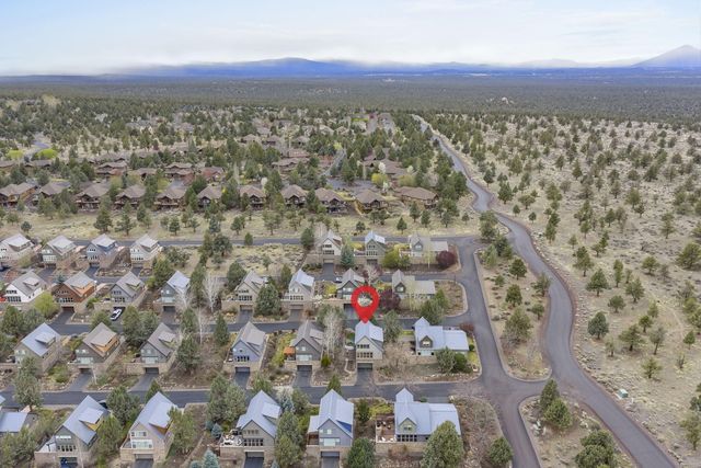 224 Volunteer Park Lane, Redmond, OR 97756