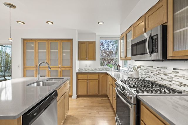 224 Volunteer Park Lane, Redmond, OR 97756