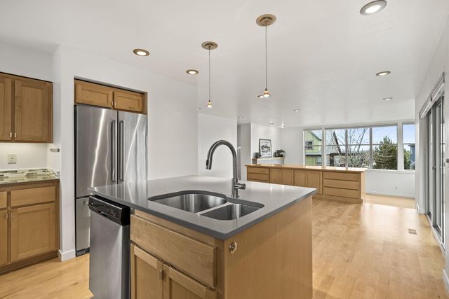 224 Volunteer Park Lane, Redmond, OR 97756