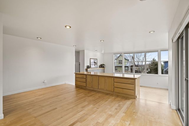 224 Volunteer Park Lane, Redmond, OR 97756