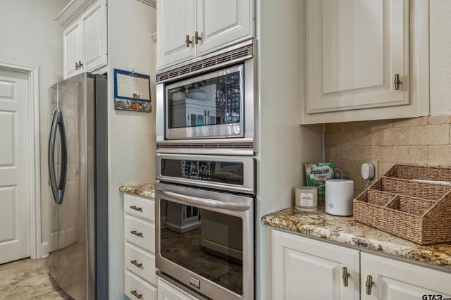 18716 Oakbrook, Tyler, TX 75703