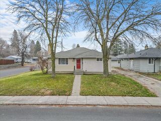 5028 N Ash St, Spokane, WA 99205