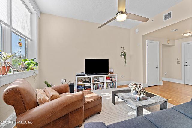 2525 COLLEGE Street 2304, Jacksonville, FL 32204