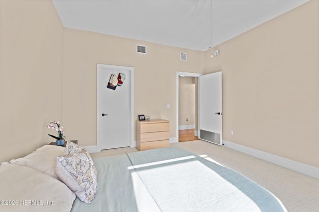 2525 COLLEGE Street 2304, Jacksonville, FL 32204