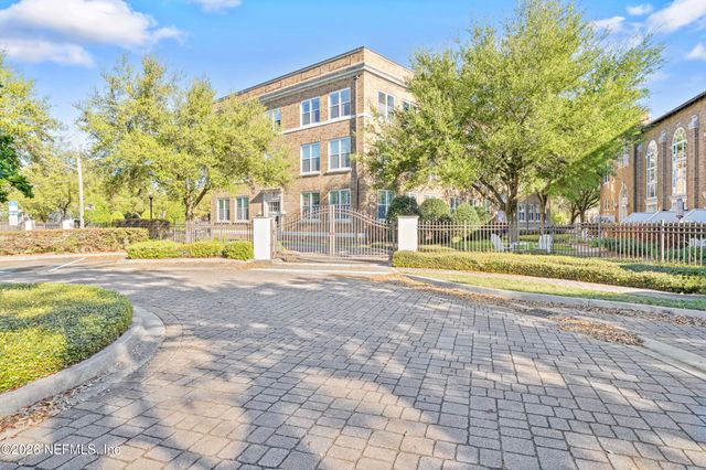 2525 COLLEGE Street 2304, Jacksonville, FL 32204