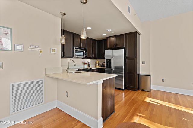 2525 COLLEGE Street 2304, Jacksonville, FL 32204