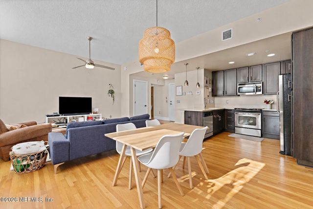 2525 COLLEGE Street 2304, Jacksonville, FL 32204