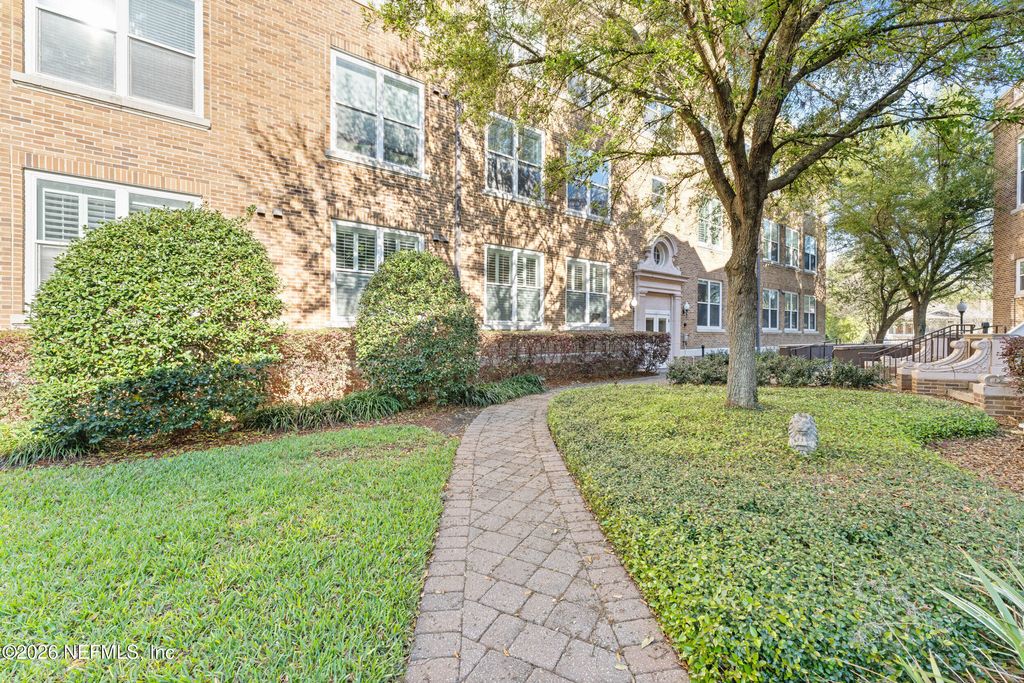 2525 COLLEGE Street 2304, Jacksonville, FL 32204