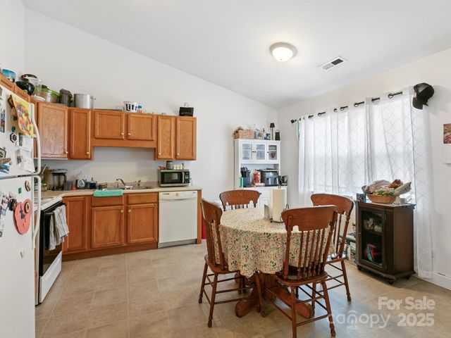 308 N Whitted Street, Hendersonville, NC 28739