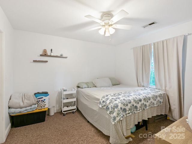 308 N Whitted Street, Hendersonville, NC 28739