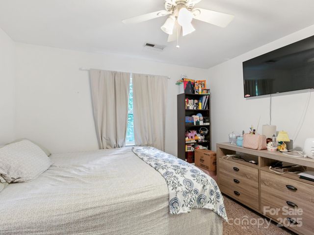 308 N Whitted Street, Hendersonville, NC 28739