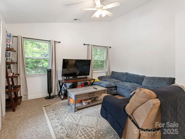 308 N Whitted Street, Hendersonville, NC 28739