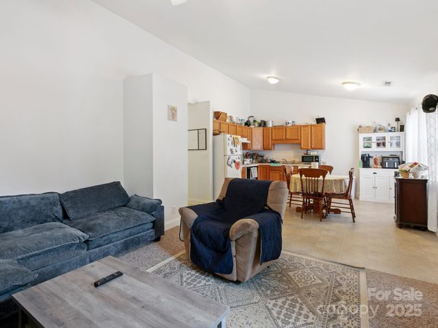 308 N Whitted Street, Hendersonville, NC 28739