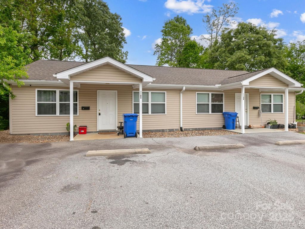 308 N Whitted Street, Hendersonville, NC 28739
