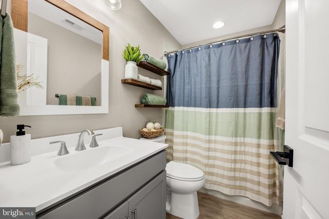 58 AVIARY RD, West Deptford, NJ 08086