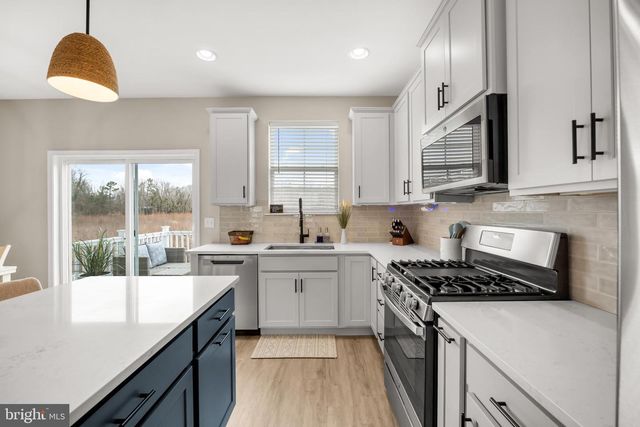 58 AVIARY RD, West Deptford, NJ 08086