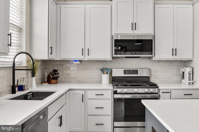 58 AVIARY RD, West Deptford, NJ 08086
