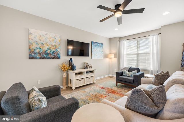 58 AVIARY RD, West Deptford, NJ 08086