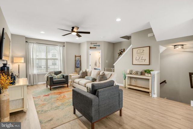 58 AVIARY RD, West Deptford, NJ 08086