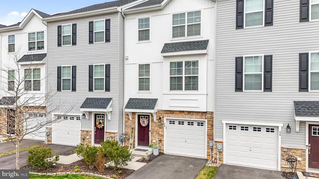 58 AVIARY RD, West Deptford, NJ 08086
