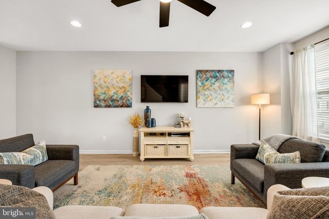 58 AVIARY RD, West Deptford, NJ 08086